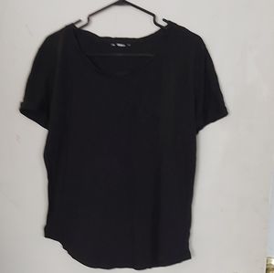 SOLD🌷3 for $25!🌷 loose fitting tee